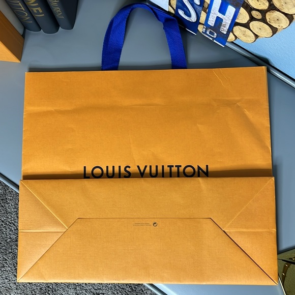 Louis Vuitton Shopping Bag - Picture 7 of 7